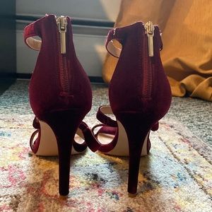 W’s 7.5 US, Steve Madden, ‘Feelya’ Strappy heels, Velvet, Burgundy
